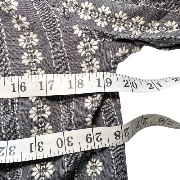 Cato Bohemian Short Puff Sleeve Floral Gray Women's Top - Picture 8 of 12